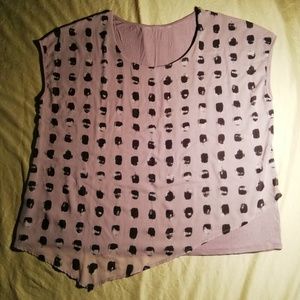 🍀3/$25 Lilac t-shirt, size XL